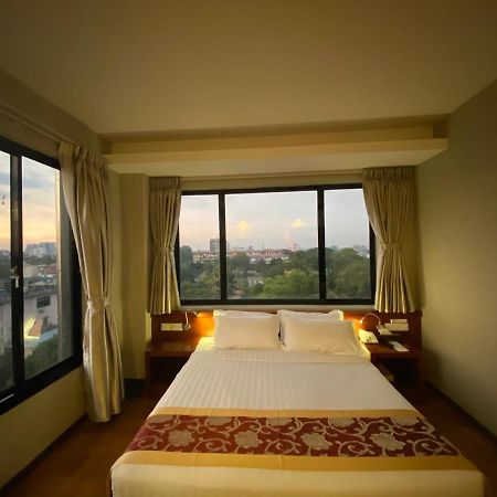 My Dream Hotel Yangon Luaran gambar
